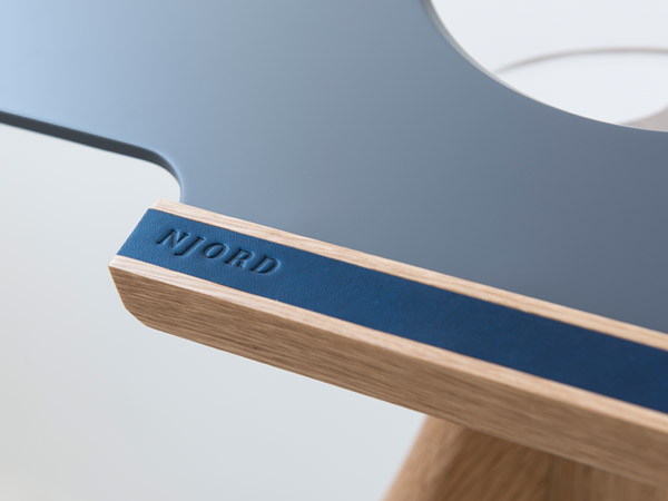 Njord Display System - Leather blocking branding detail